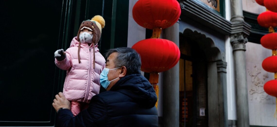 China en alerta; población disminuye por primera vez desde 1960