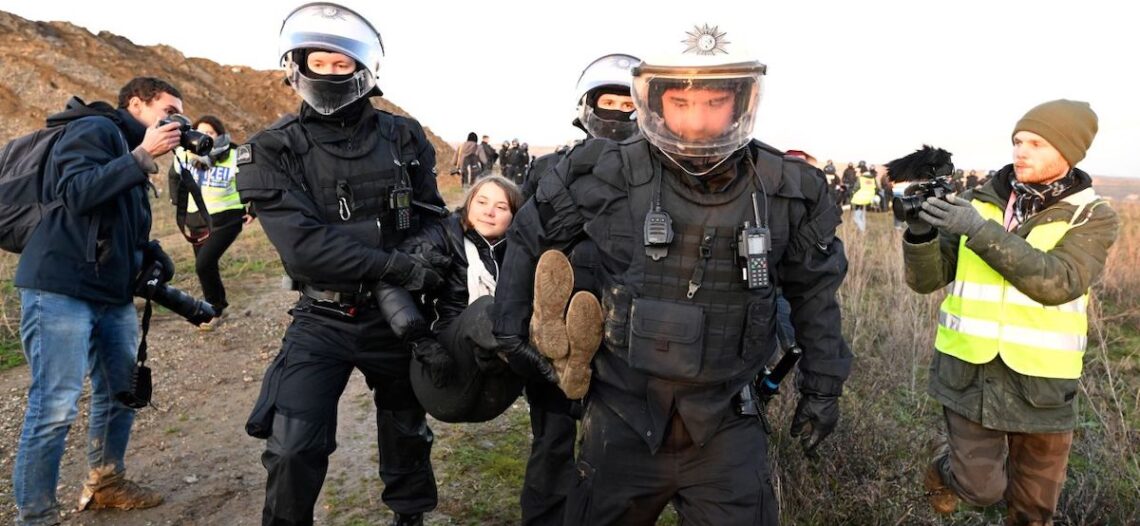 Arrestan a Greta Thunberg por protestar contra mina