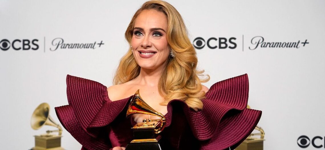 Adele estrena documental en Netflix, 30 Greatest Moments