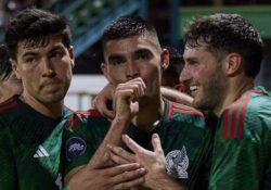 México vence a Surinam en el debut de Diego Cocca