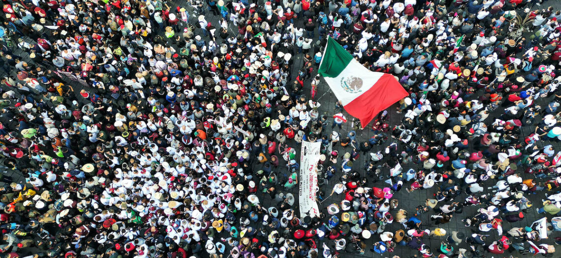 Tomó las calles el presidente; acuden 1.2 millones a la marcha