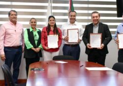 Firma Toño Astiazarán acuerdo con SEC para regularizar terrenos de escuelas