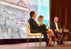 Preside Toño Astiazarán exitoso inicio del Foro Mundial de Energía Solar