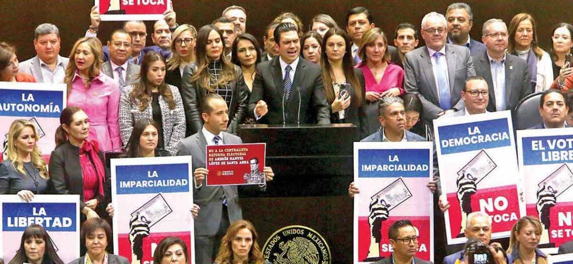 Modifican al INE de forma y fondo; dan fast track a plan B de reforma electoral