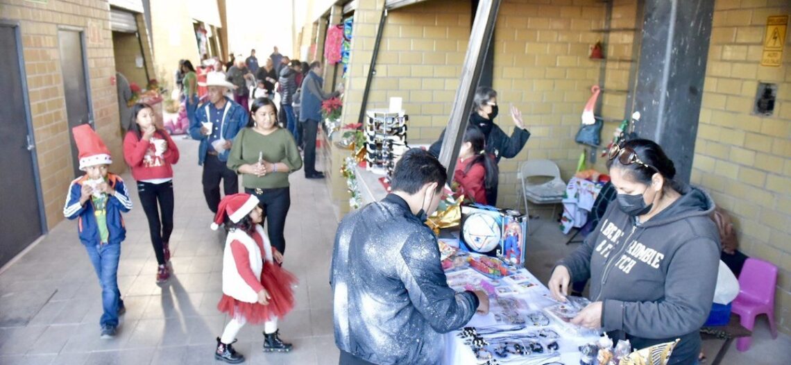 Activa Toño Astiazarán Plaza Minitas con mujeres emprendedoras
