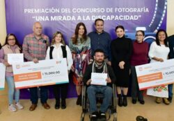 Entregan premios del concurso de fotografía “Una mirada a la discapacidad”