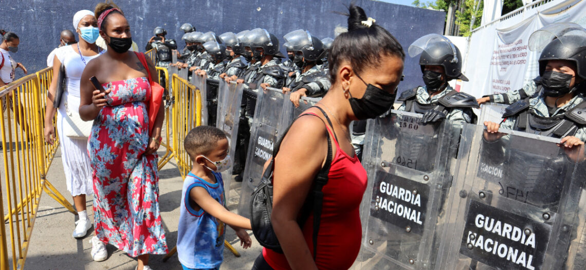 Suma México 2 años con récord en solicitudes de refugio