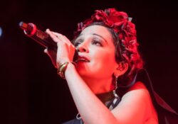 Natalia Lafourcade, por la igualdad de oportunidades