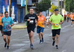 Participan más de mil personas en Maratón Internacional de Hermosillo