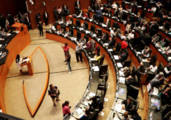 Senado eliminará “vida eterna” a los partidos; resuelven enredo en febrero