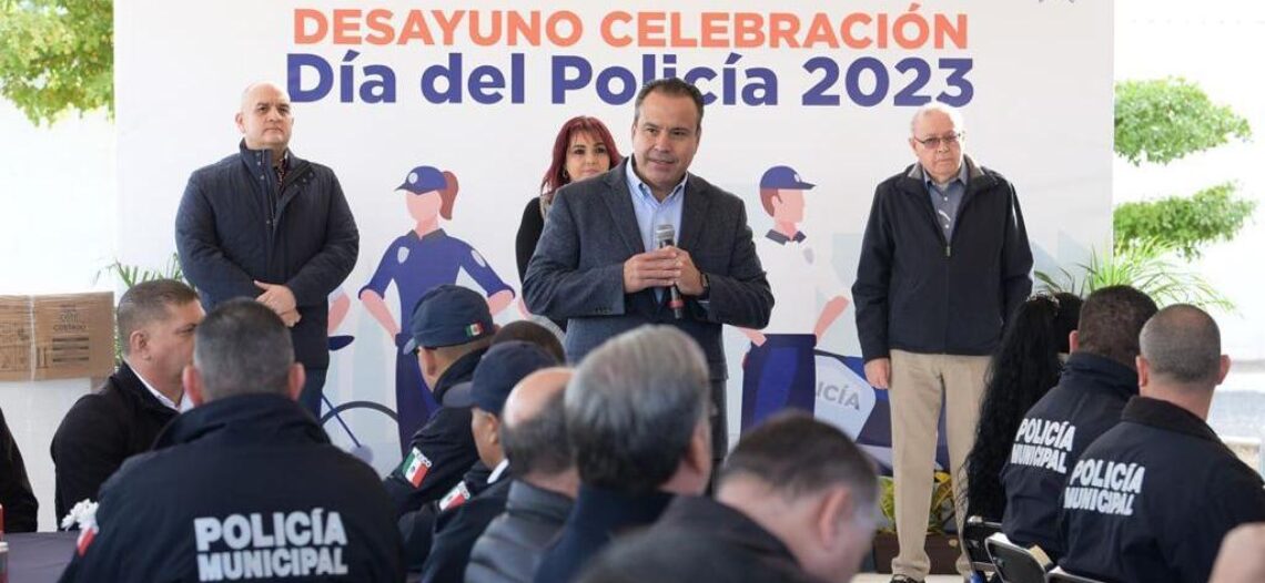 Convoca Toño Astiazarán a policías municipales a no bajar la guardia