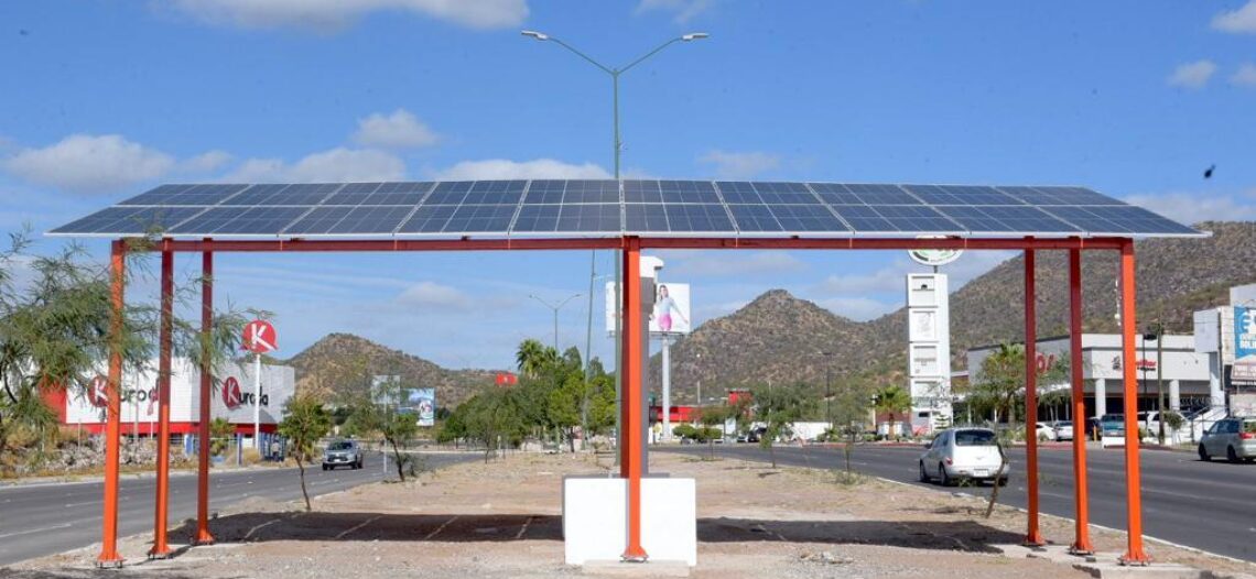 Inicia iluminación en vía pública con energía solar