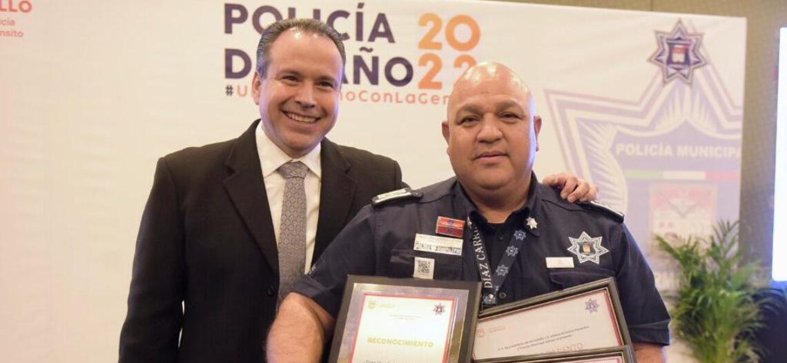 Reconoce Toño Astiazarán al Policía del Año 2022