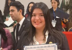 Alumna Sonorense de Colegio Muñoz es reconocida por AZMUN