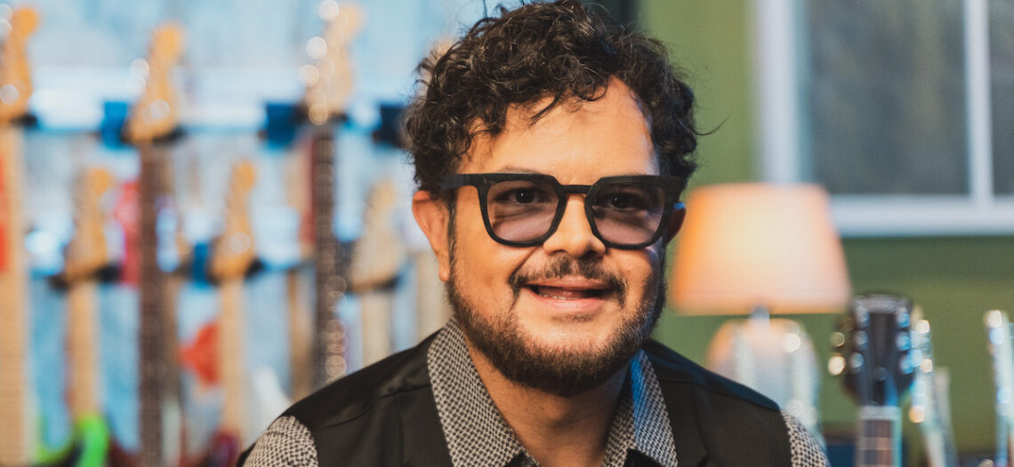 Aleks Syntek critica a Peso Pluma y Bad Bunny, recibe burlas