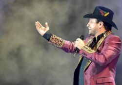 Viven Julión Álvarez y miles de personas exitosa noche en Fiestas del Pitic 2023
