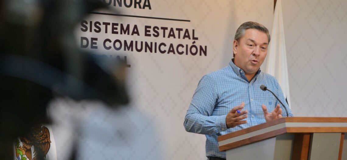 Anuncian aumento al salario de docentes de Inglés en educación básica