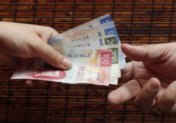 México, el de mayor alza en salario mínimo: OCDE