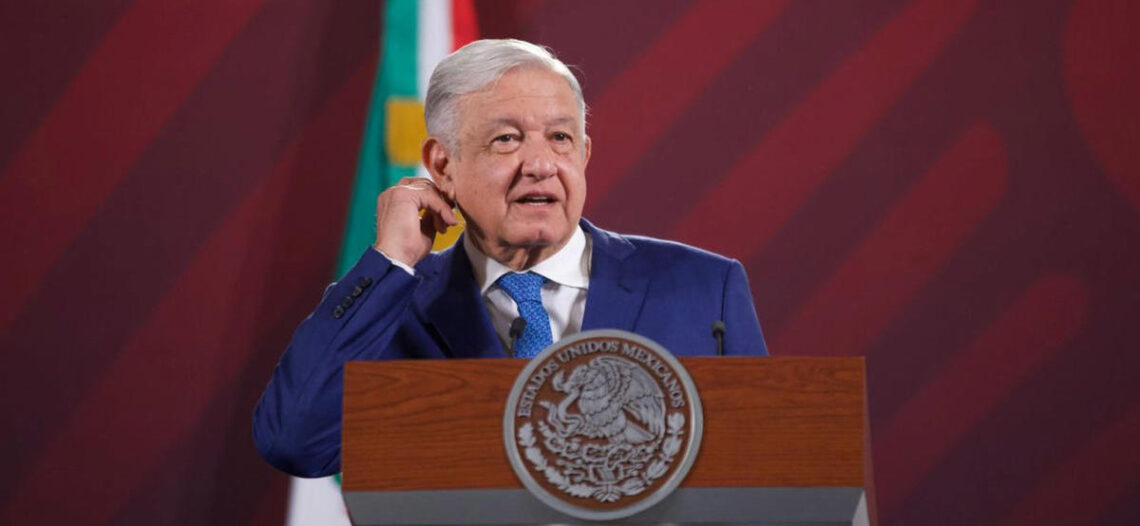 López Obrador pide parar derroche en gasto publicitario