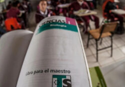 Jueza ordena a SEP y Conaliteg revisar planes educativos