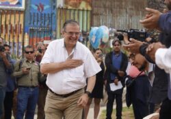 Ebrard pide a la Casa Blanca derrumbar muro que divide a México con EU
