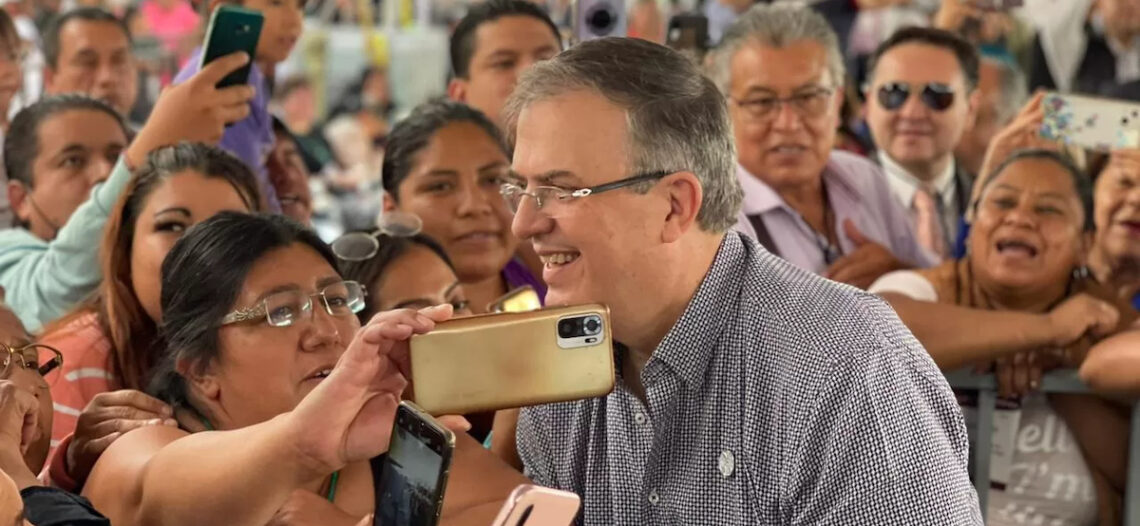 Marcelo Ebrard insiste en que se corrija la encuesta de Morena