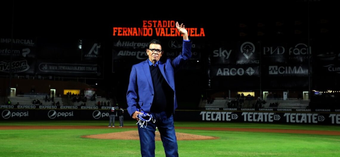 Todo un éxito el homenaje a Fernando Valenzuela en la casa de Naranjeros