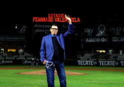 Todo un éxito el homenaje a Fernando Valenzuela en la casa de Naranjeros