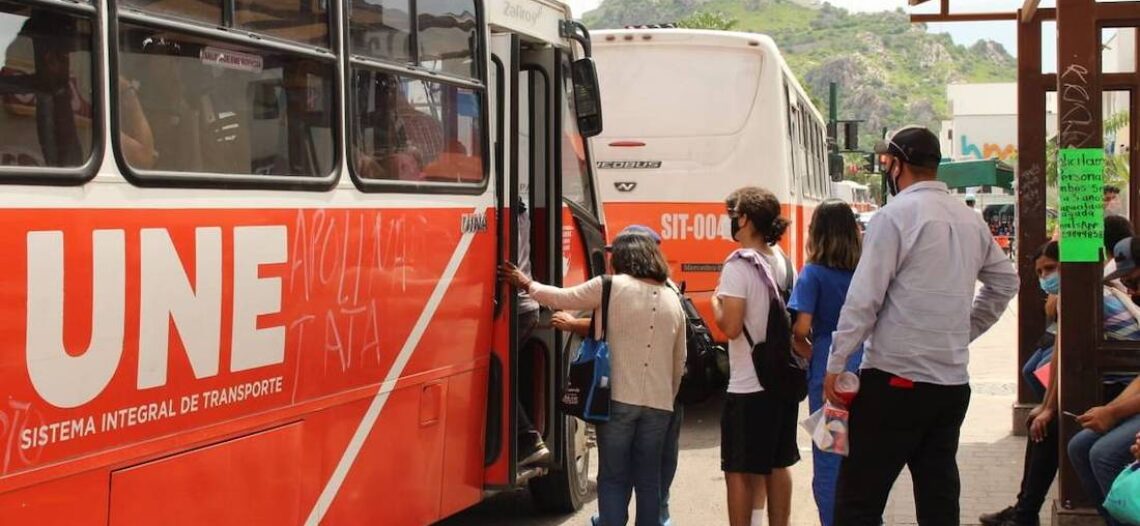 Hermosillenses opinan que transporte público es bueno, pero puede mejorar