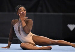 Simone Biles triunfa en programa completo previo a Juegos Olímpicos
