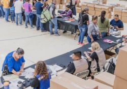 Supervisa SEC entrega de uniformes y zapatos escolares gratuitos
