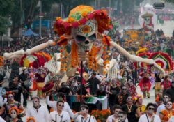 Más de un millón de personas asisten al Gran Desfile del Día de Muertos