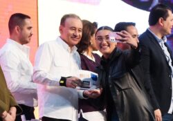 Jóvenes agradecen a Gobernador  por Becas Sonora de Oportunidades