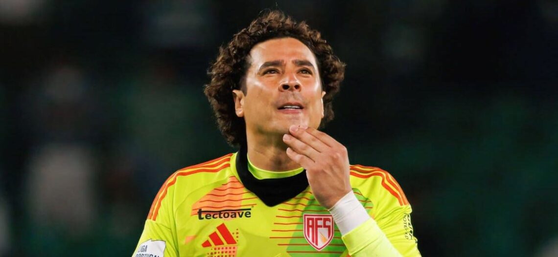 Memo Ochoa es goleado en su regreso luego de tres meses fuera