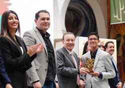 Premian con 100 mil pesos a ganadores del Premio Estatal de la Juventud 2024