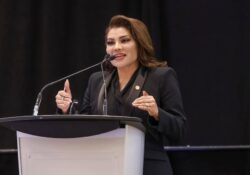 Lorenia Valles presenta el Plan México en el Mining Forum de Toronto
