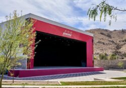 Carin León se presentará en la inauguración del Parque La Sauceda