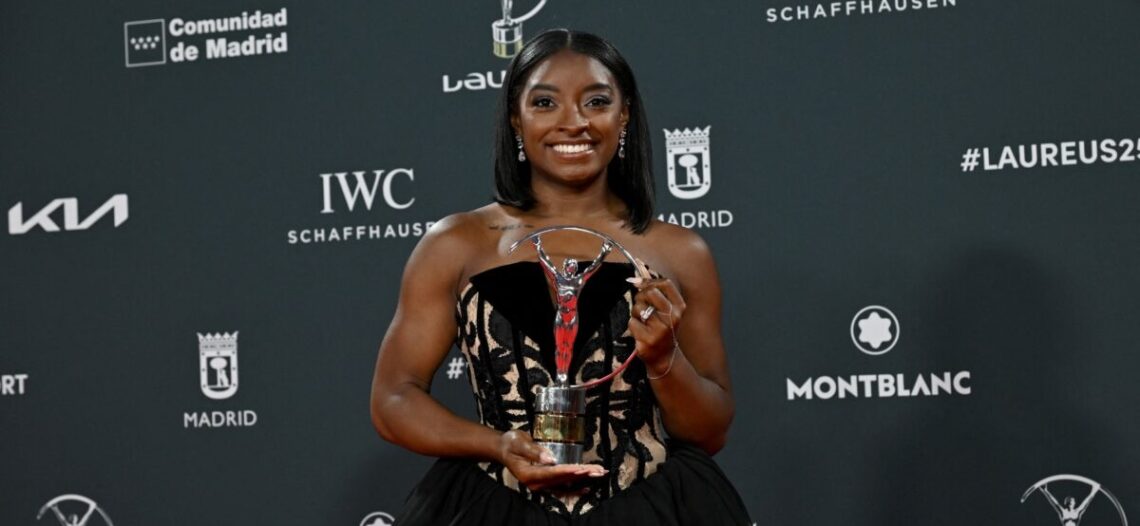 La gimnasta Simone Biles gana Laureus; podría alejarse de Los Ángeles 2028