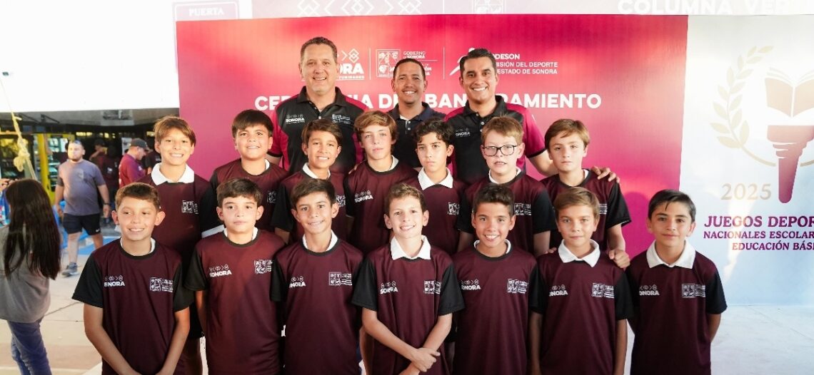 Abanderan a estudiantes de los Juegos Deportivos Nacionales Escolares