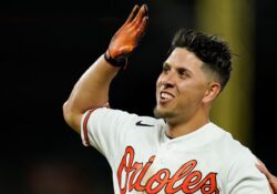 Conecta el sonorense Ramón Urías sexto cuadrangular en la temporada