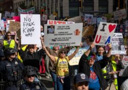 ‘No Kings’: Multitudes marchan en EU contra el autoritarismo de Trump