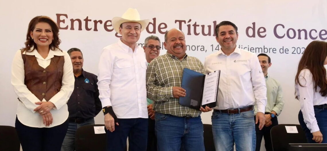 Gobierno fortalece al campo sonorense con títulos de concesión de agua