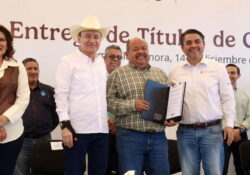 Gobierno fortalece al campo sonorense con títulos de concesión de agua