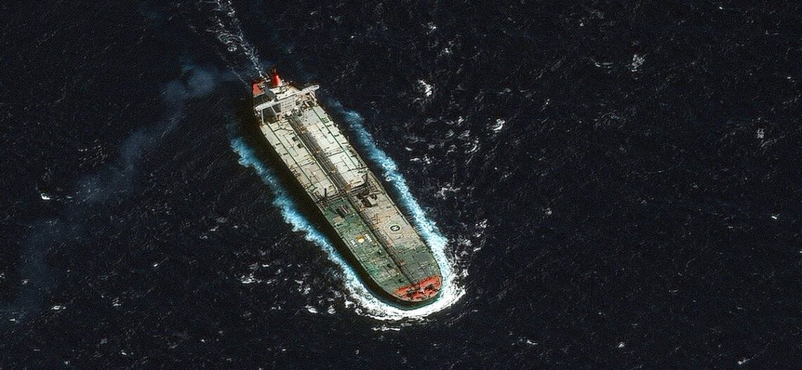 Incautan buque petrolero que burló bloqueo de EU; salió del Caribe