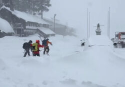 Nueve esquiadores siguen desaparecidos tras avalancha en California