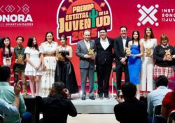 Gobernador Durazo encabeza entrega del Premio Estatal de la Juventud 2025