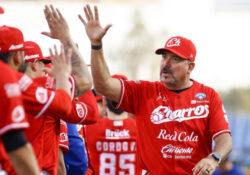 Benjamín Gil renueva con Charros de Jalisco tras histórico bicampeonato