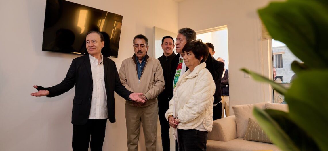 Gobernador Alfonso Durazo entrega primeras casas del Bienestar en Sonora