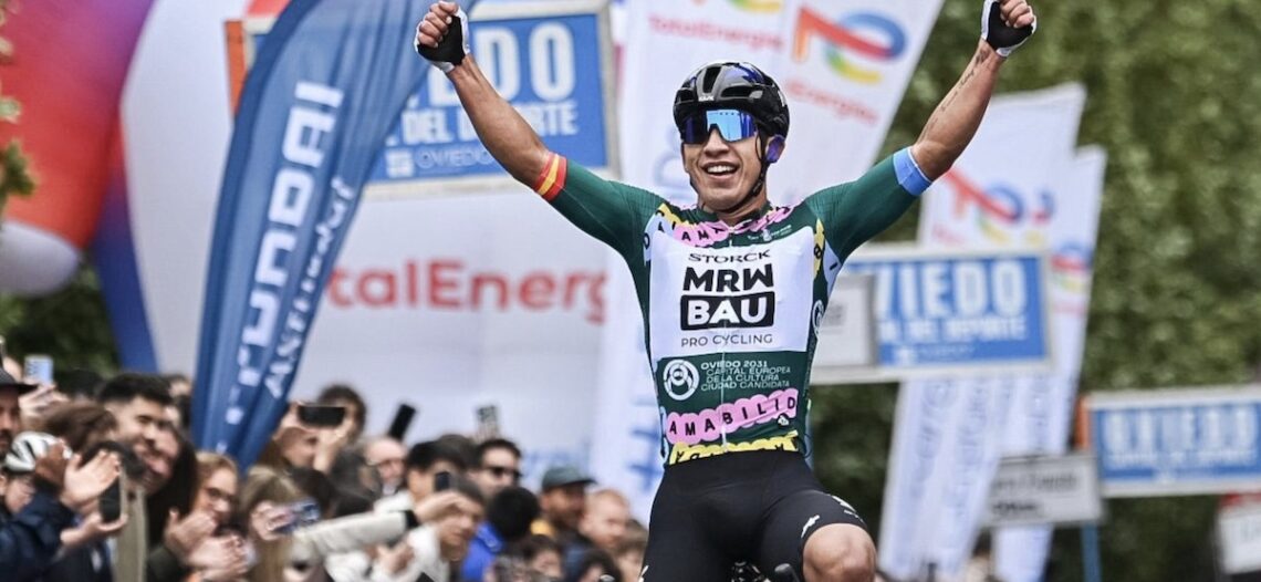 El mexicano Edgar Cadena triunfa en la última etapa de la Vuelta a Asturias