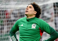 FIFA ‘sube al barco’ a Memo Ochoa junto a Messi y CR7 para el Mundial 2026